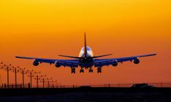 Companhia aérea indenizará casal por atraso em voo e falta de cuidados