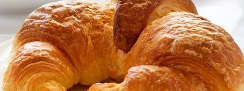 Prego em croissant gera dano moral