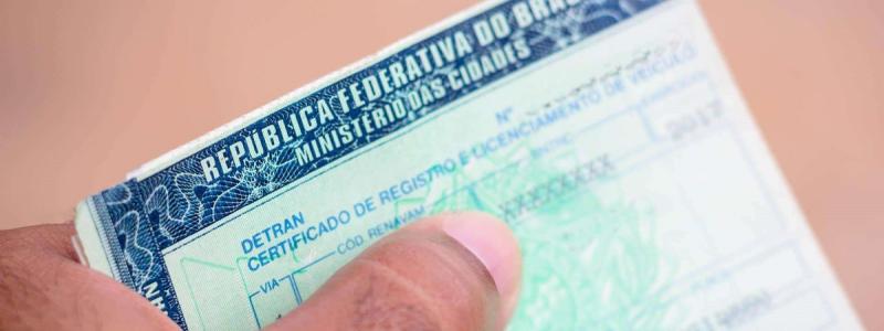 Detran deve entregar CRLV a dono de veículo com multa