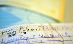 Banco é condenado por protestar cheque indevidamente