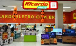 Propaganda em uniforme gera indenização a trabalhador