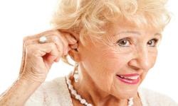 Município e Estado devem fornecer aparelho auditivo a idosa