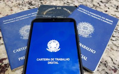 Anotação irregular em CTPS gera indenização