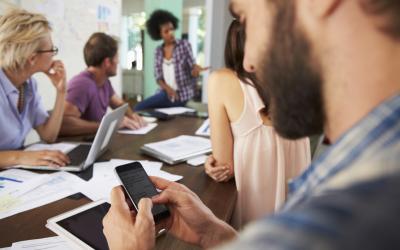 Celular de trabalho garante horas extras