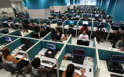 Terceirização de call center causa multa de R$ 6 milhões