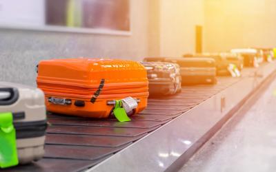 Companhia aérea deve indenizar por extravio de bagagem