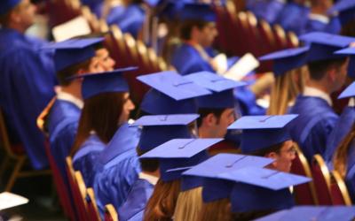 Universidade indenizará ex aluna por atraso na entrega de diploma