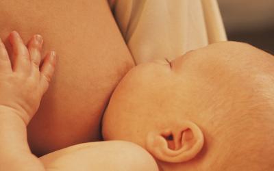 Justiça dá a menino o direito de ter três mães