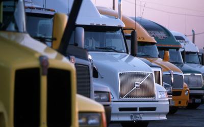 Motorista obrigado a dormir em caminhão será indenizado em danos morais