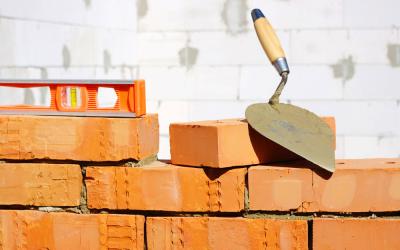 Comprador de imóvel consegue suspender pagamentos por atraso nas obras