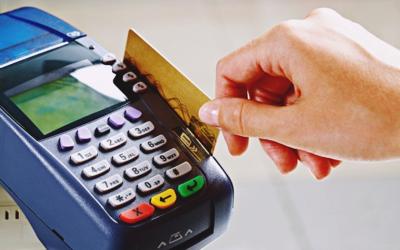 Empresa é condenada por bloquear valores de cartão de crédito